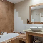 Superbe Maison Avec Terrasse Et Piscine - Villeneuve-lès-avignon - Welkeys *